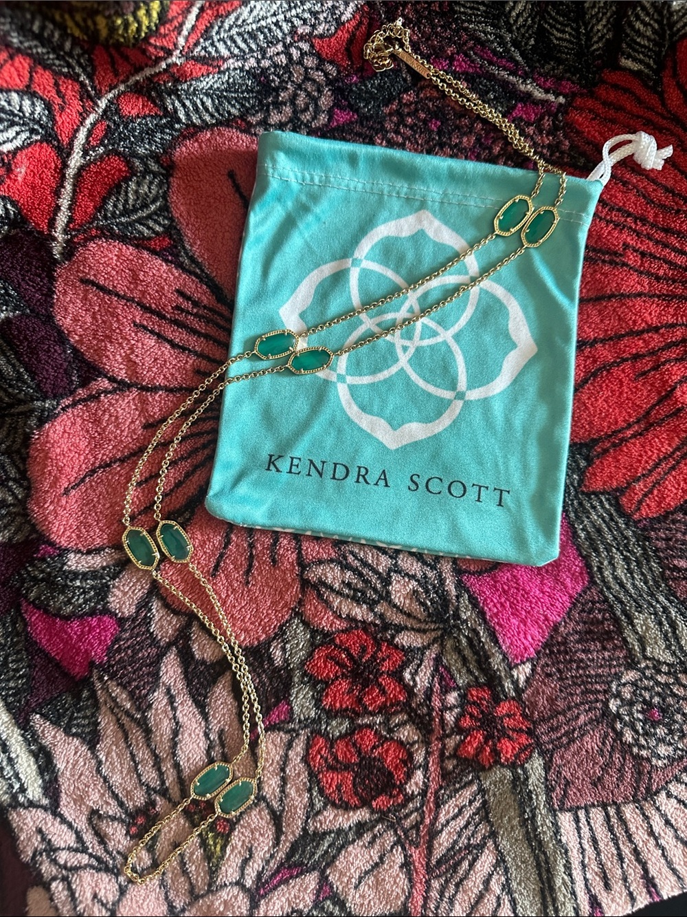 Kendra Scott Kelsie like new green chalcedony long gold chain station necklace